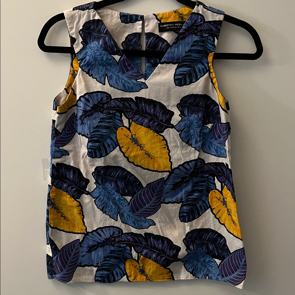 Dorothy Perkins Yellow and Blue Patterned Blouse.
Size: US 6
New